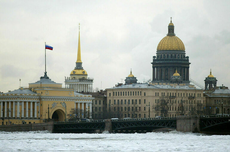 Петербуржцев предупредили о затяжных снегопадах в декабре