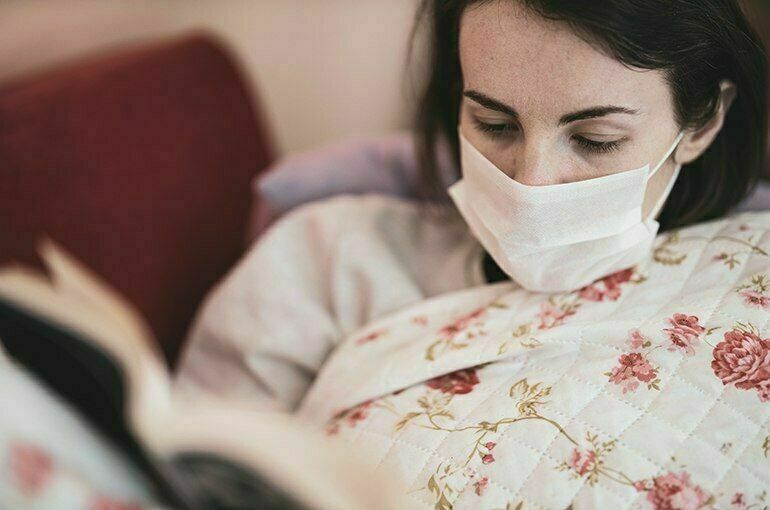При гриппе — высокая температура, при ковиде — бледность и головная боль