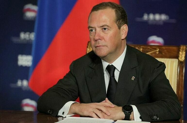 Медведев заявил, что отказ Зеленского от переговоров избавит Россию от ненужных компромиссов
