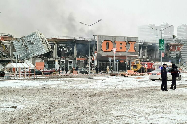 При пожаре в Химках погиб сотрудник торгового центра