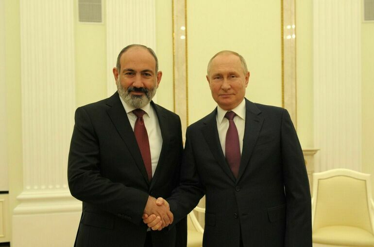 Путин и Пашинян начали переговоры в Бишкеке