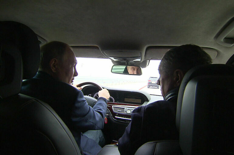 Путин объяснил, почему проехал по Крымскому мосту