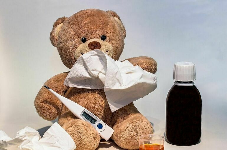 Врач рекомендовал при гриппе у ребенка сразу же сбивать жар