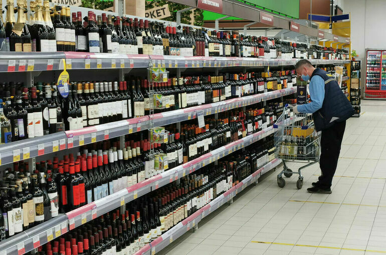 В России хотят отменить раздельную выкладку алкоголя в магазинах