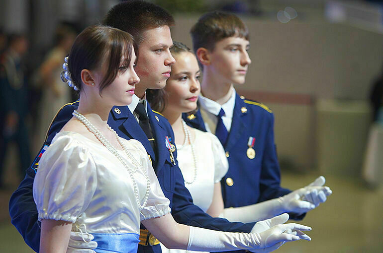 В Москве открыли ежегодный Международный кадетский бал