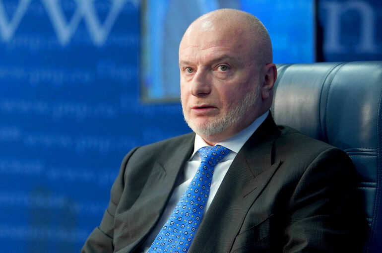 Клишас заявил, что россиянам не будут запрещать выезд из страны