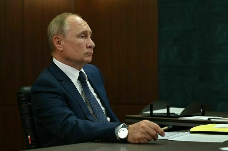 Путин на коллегии Минобороны почтил память погибших бойцов минутой молчания