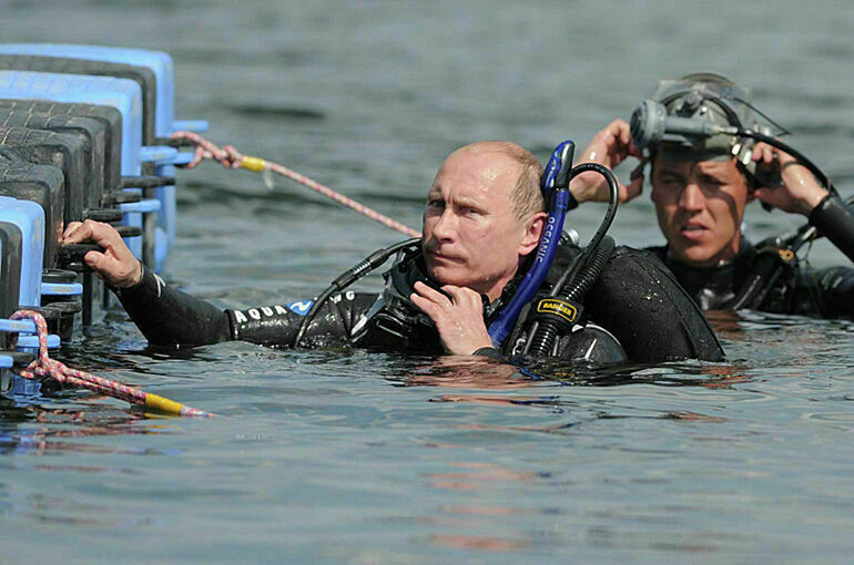 Путин дал советы аквалангистам, на какой глубине лучше изучать подводный мир