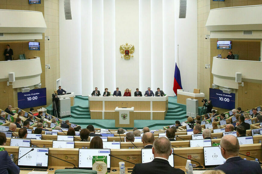 Сенатор внес в государственную думу законопроект. Сенатор Нижегородской области в Совете Федерации.