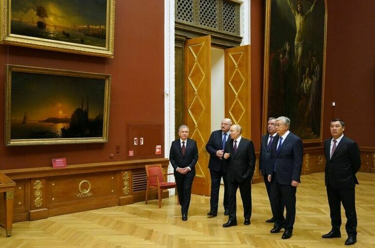 В Петербурге начался рабочий завтрак лидеров СНГ