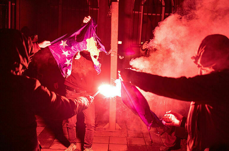 США и Евросоюз призвали к немедленной деэскалации ситуации вокруг Косова