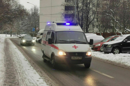 Два человека пострадали в ДТП с двумя автомобилями в центре Москвы