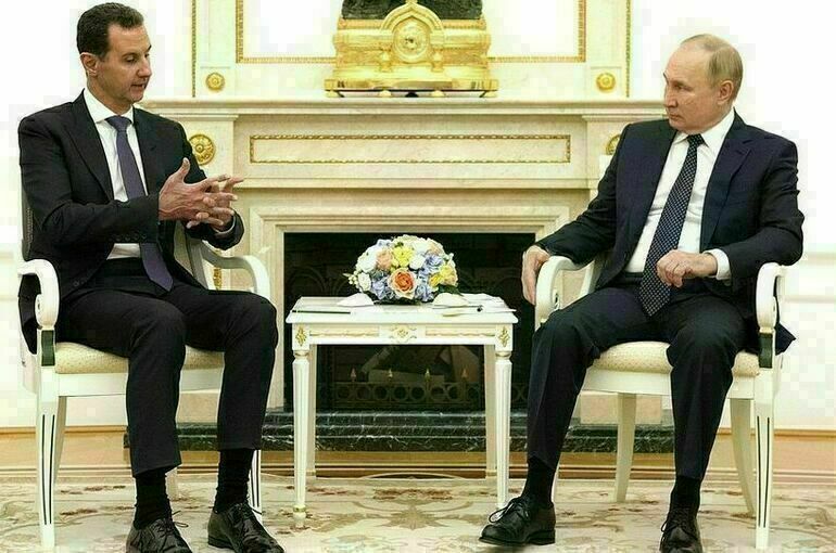 Асад в поздравлении Путину пожелал России постоянного развития