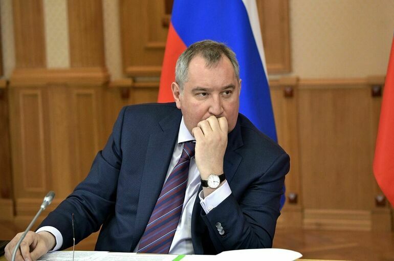 Рогозин направил ранивший его осколок от снаряда послу Франции
