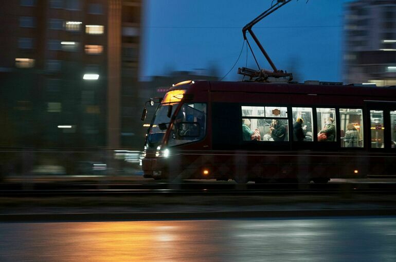 В Санкт-Петербурге автобус сбил выходившего из трамвая подростка