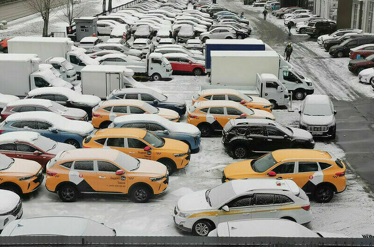 Сенатор Кутепов разработал законопроект о локализации деталей такси