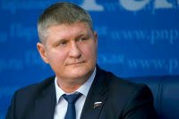 Шеремет назвал провокацией украинскую фотозону в виде марки с горящим Кремлем