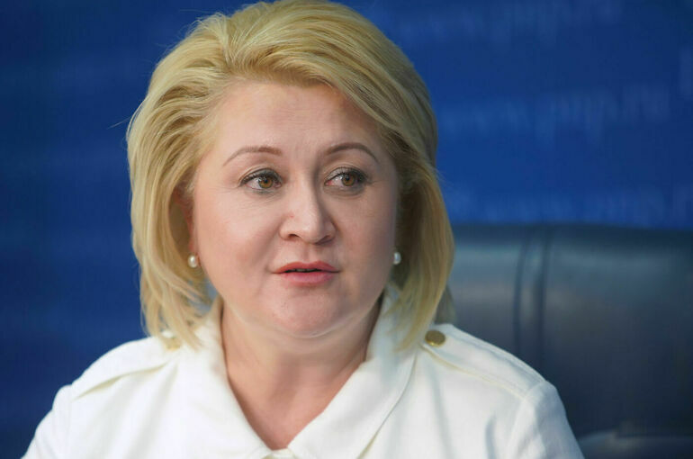 Гумерова предложила поддерживать грантами женщин-ученых после защиты диссертации