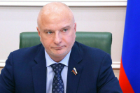 Клишас призвал МИД занять внятную позицию по ответу России на визовые санкции