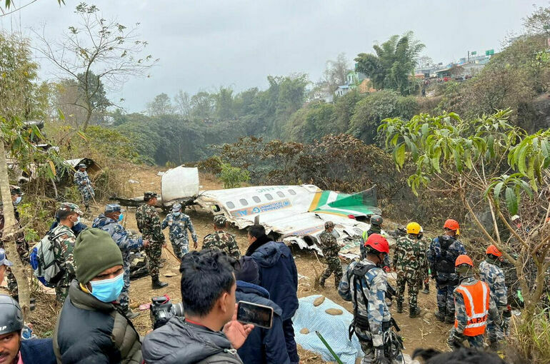 В Непале разбился пассажирский самолет, на борту находились 72 человека