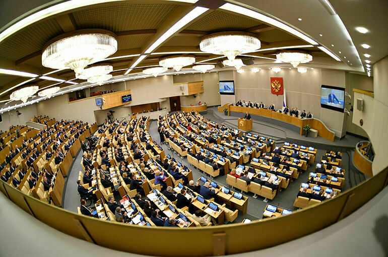 В Госдуме началось первое пленарное заседание весенней сессии