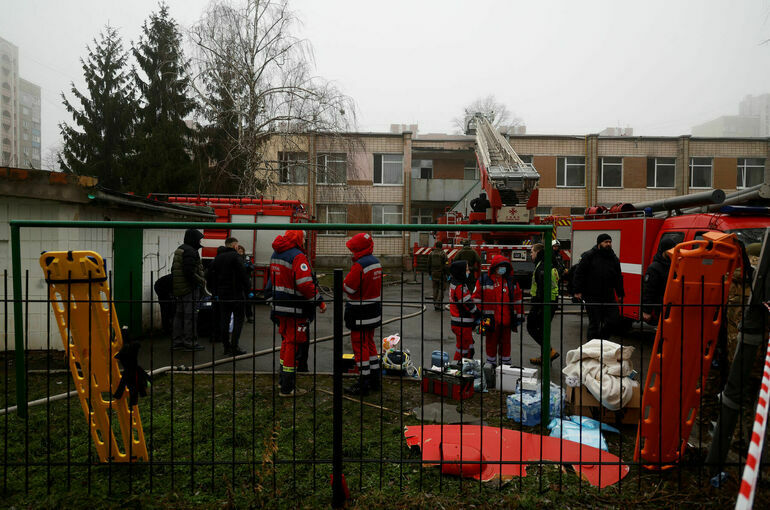 В Киевской области возле детского сада упал вертолет