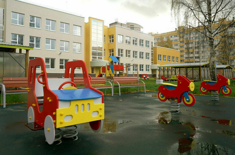 Путин распорядился ликвидировать очереди в детские сады в этом году