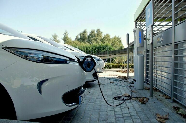 Китай вдвое увеличил производство электромобилей в 2022 году