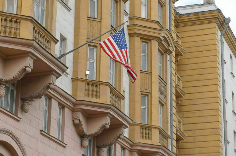 Новый посол США прибыла в Москву
