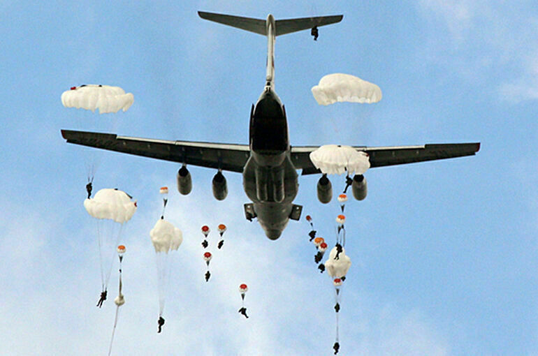 Москва и Минск отрабатывают переброску авиации на оперативные аэродромы