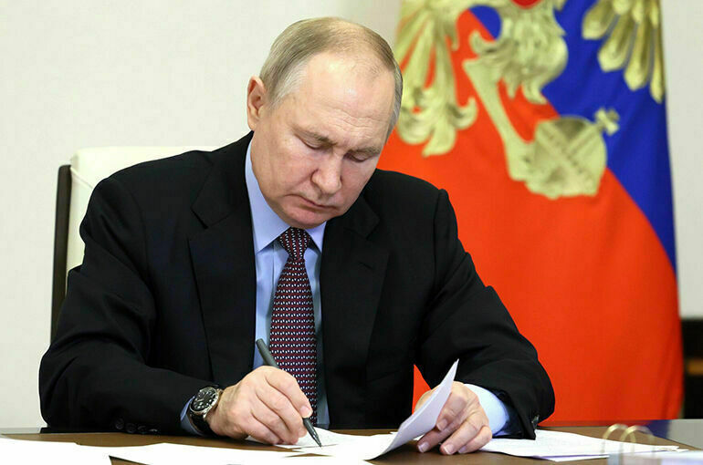 Какие законы подписал Путин 27 января