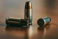 Есть у меня в запасе гильза от снаряда…