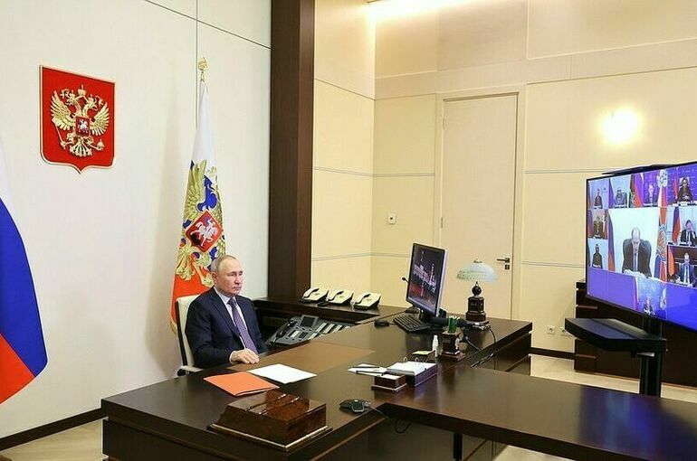 Путин обсудил на совещании с Совбезом борьбу с терроризмом
