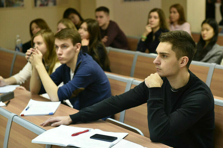 Студенты вузов РФ с 1 сентября начнут изучать цели спецоперации