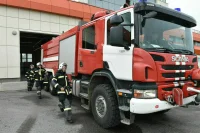 Десять человек эвакуировали из горящего ресторана в Московской области