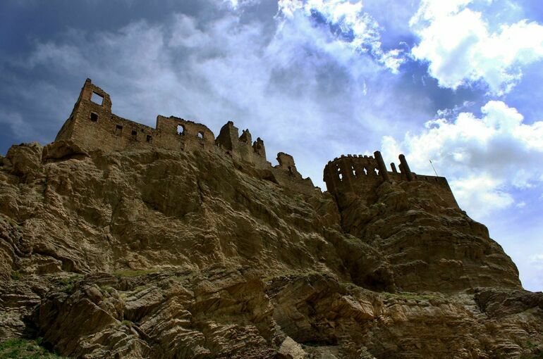 Землетрясение в Турции разрушило историческую крепость Газиантепа
