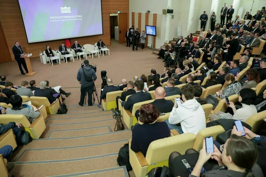 Жильцам хотят разрешить брать с провайдеров арендную плату