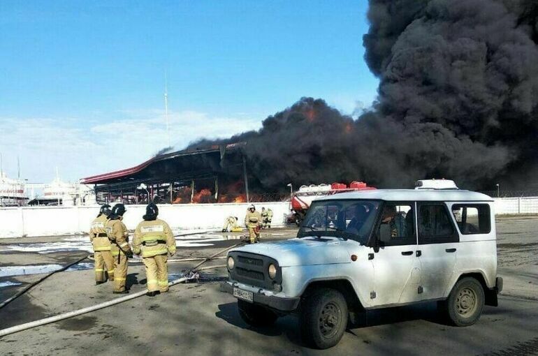 В Нижегородской области загорелся нефтеперерабатывающий завод