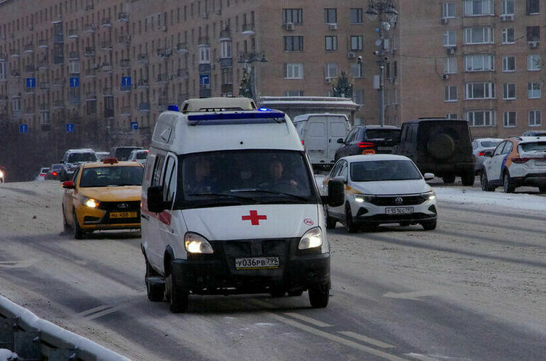Каршеринговое авто врезалось в столб в Москве