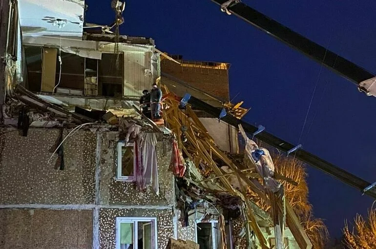 Спасатели вытащили из-под завалов дома в Тульской области семь человек