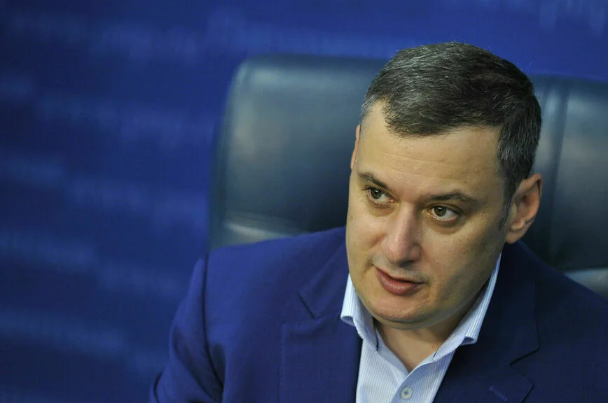 Александр Хинштейн