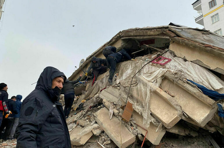 В Турции число погибших при землетрясении достигло 5434 человек