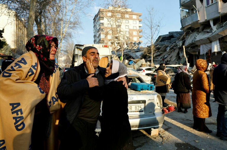 Число погибших при землетрясении в Турции достигло 7108