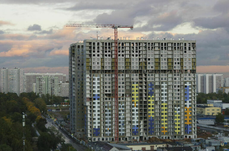 Файзуллин заявил, что темпы строительства жилья в России не снизились
