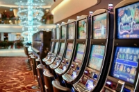 Депутат Гусев призвал запретить игровые автоматы в букмекерских конторах