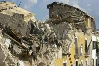 Спасатели предположительно обнаружили тело россиянина под завалами в Хатае