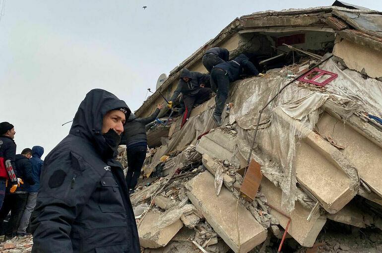 В Сирии число жертв землетрясения достигло 1387 человек