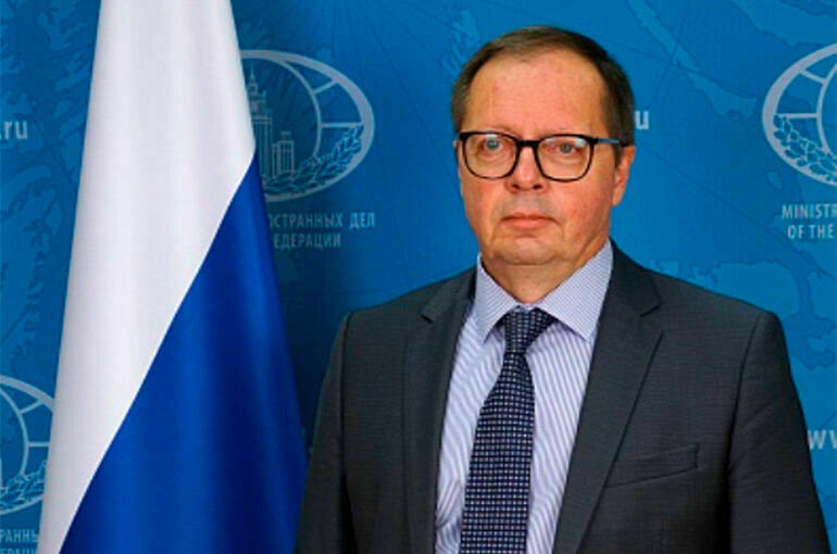 Посол РФ заявил, что в Британии вербуют беженцев с Украины для отправки на фронт