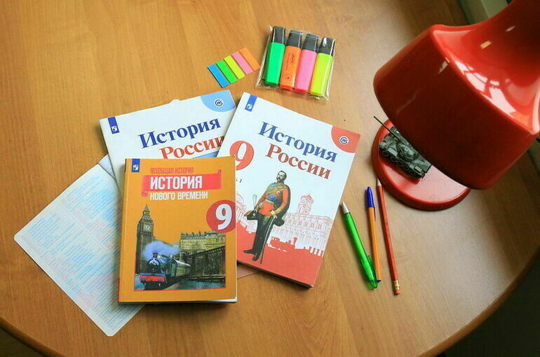 Минпросвещения дало приемным детям приоритетное право на зачисление в одну школу