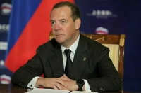 Медведев обвинил главу Еврокомиссии в глупости и некомпетентности
